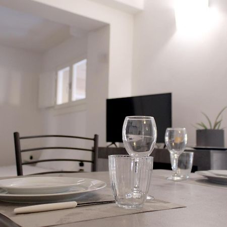 شقة Sky Loft Airport - Modern Apt 1St Floor بولونيا المظهر الخارجي الصورة