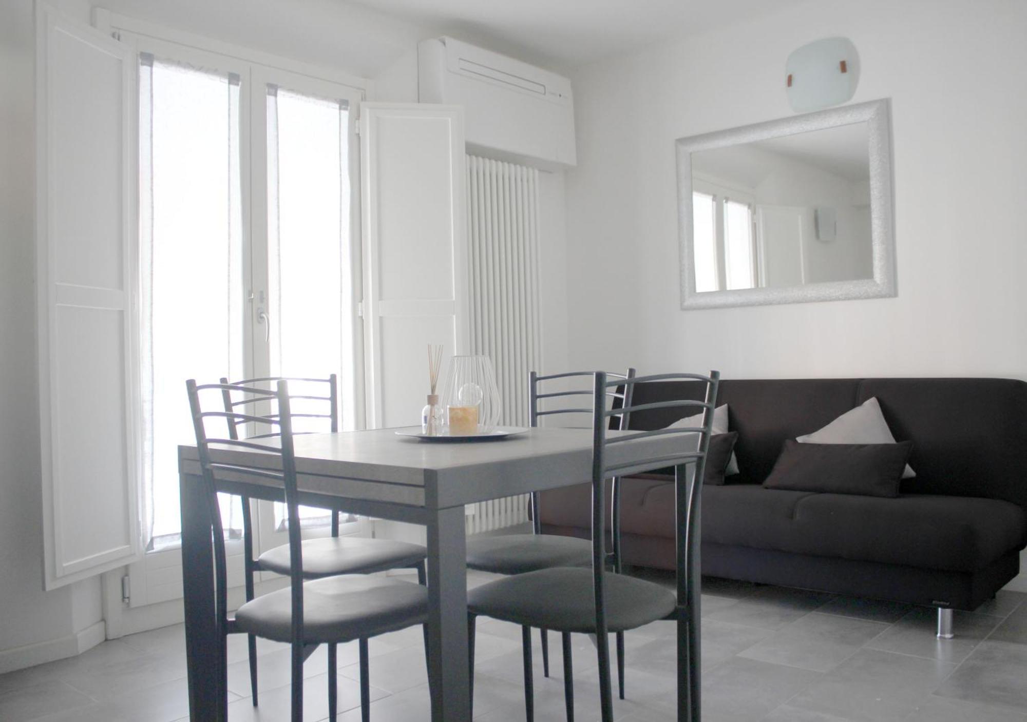 شقة Sky Loft Airport - Modern Apt 1St Floor بولونيا المظهر الخارجي الصورة