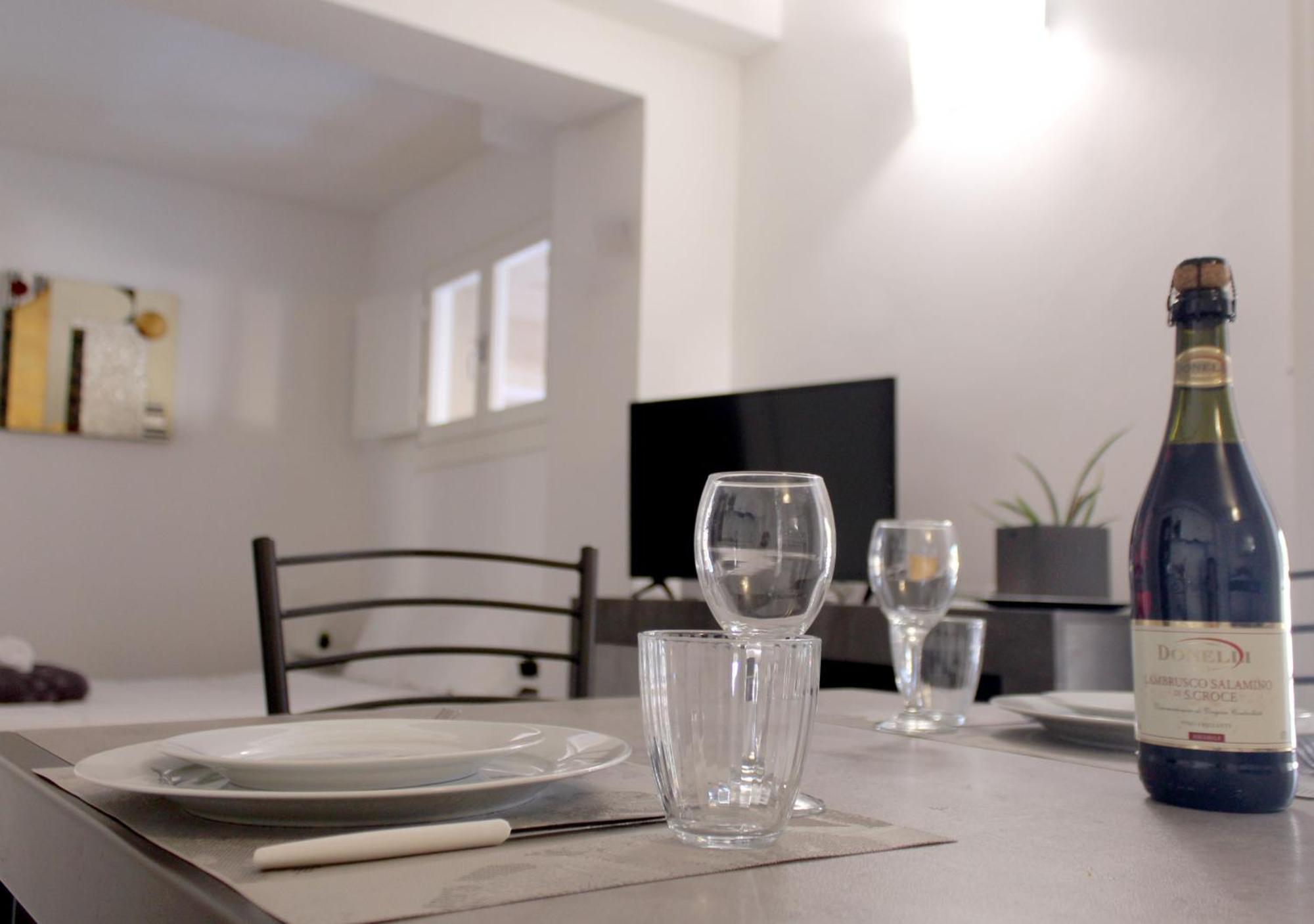 شقة Sky Loft Airport - Modern Apt 1St Floor بولونيا المظهر الخارجي الصورة